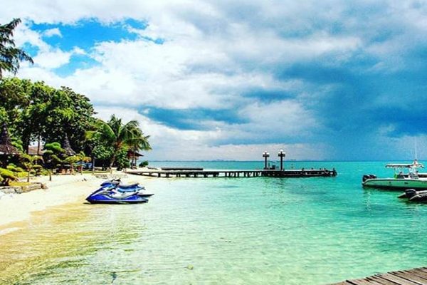 pantai pulau ayer