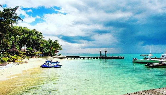 pantai pulau ayer