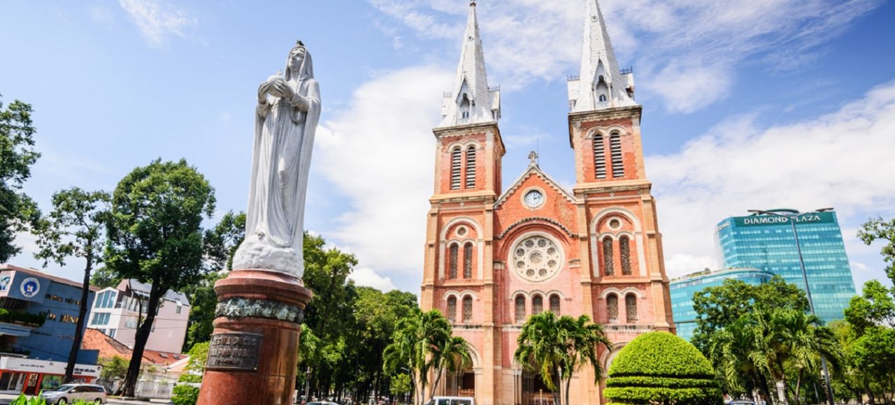 vietnam - norte dame cathredal saigon